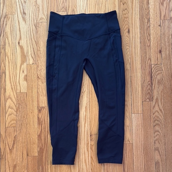 Lululemon 10 All The Right Places Crop II 23" True Navy Dark Leggings great cond - Picture 5 of 15